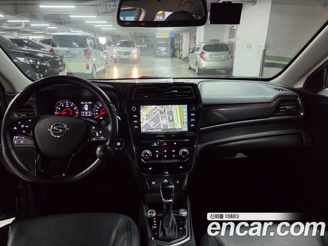 KG Mobility Tivoli — interior
