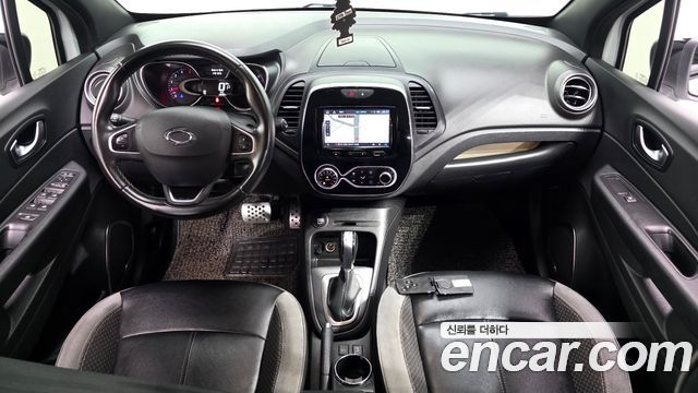 Renault Korea QM3 — interior