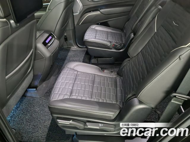 Cadillac Escalade — interior