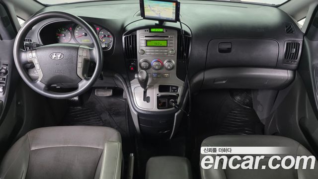 Hyundai Starex — interior