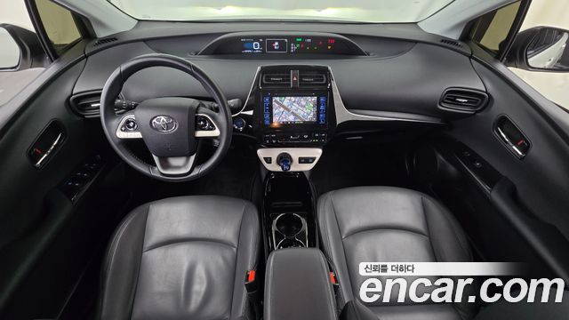 Toyota Prius — interior