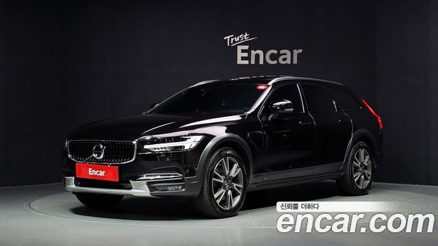 Volvo V90 — exterior