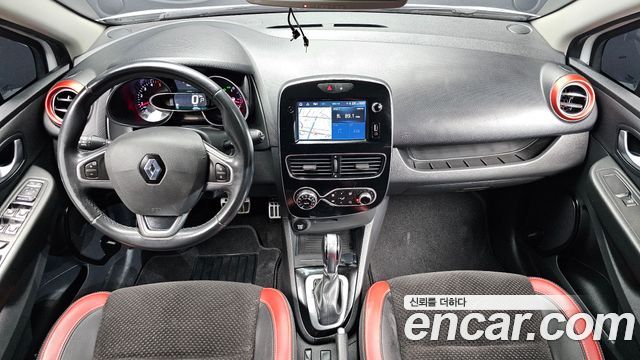 Renault Korea Clio — interior