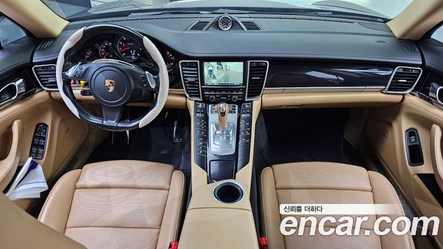 Porsche Panamera — interior