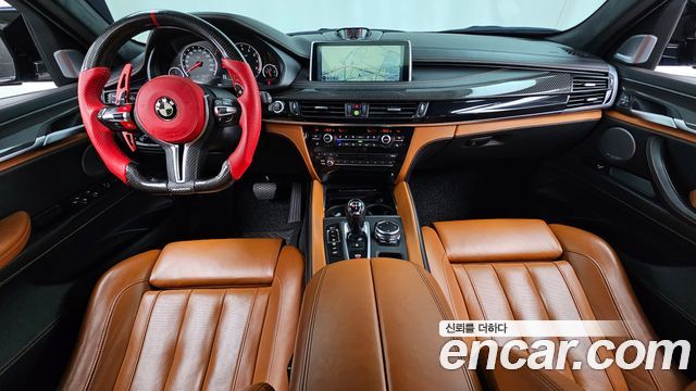 BMW X6 M — interior
