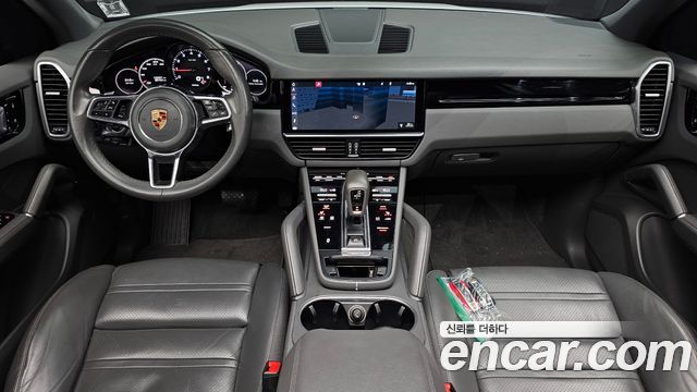 Porsche Cayenne — interior