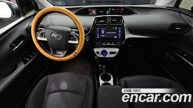 Toyota Prius — interior