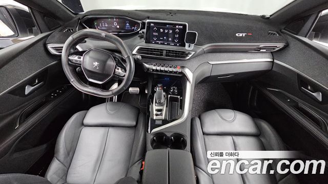 Peugeot 5008 — interior