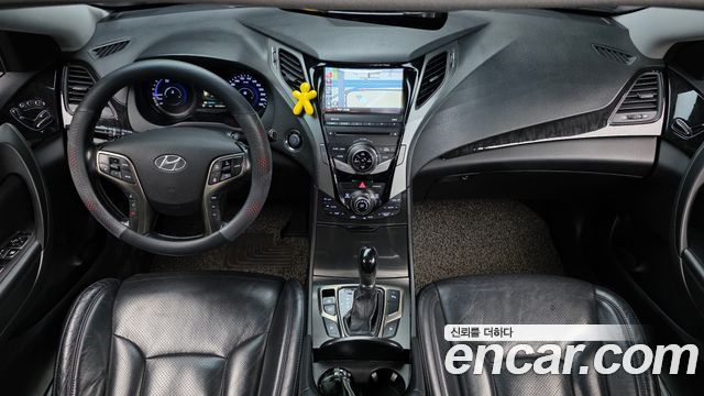Hyundai Grandeur — interior