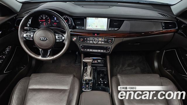 Kia K7 — interior