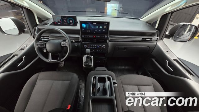 Hyundai Staria — interior