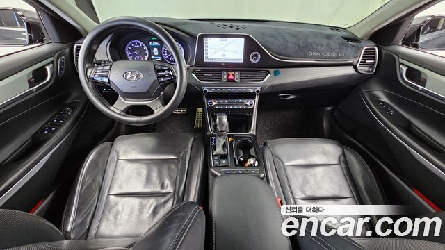 Hyundai Grandeur — interior