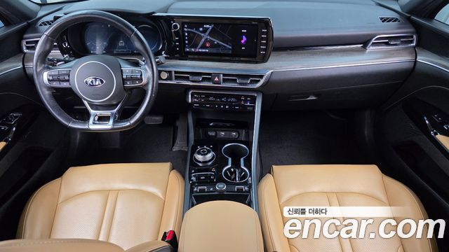 Kia K5 — interior