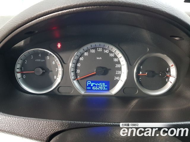 Hyundai Sonata — interior