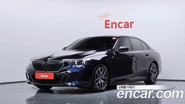 BMW i5 — exterior