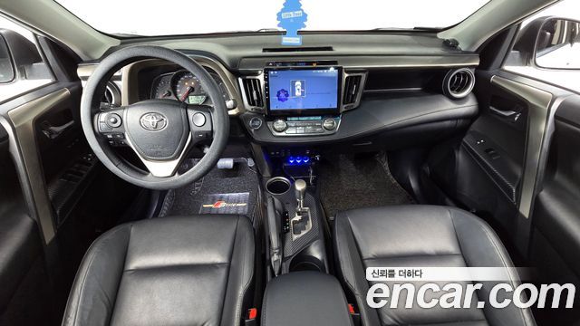 Toyota RAV4 — interior