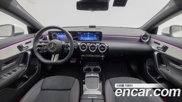 Mercedes-Benz CLA-Class — interior