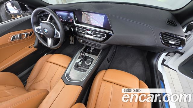 BMW Z4 — interior