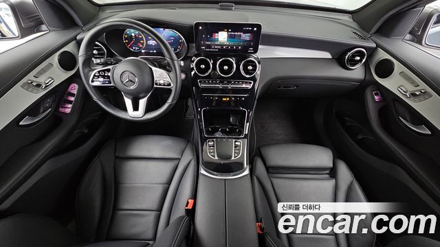 Mercedes-Benz GLC-Class — interior