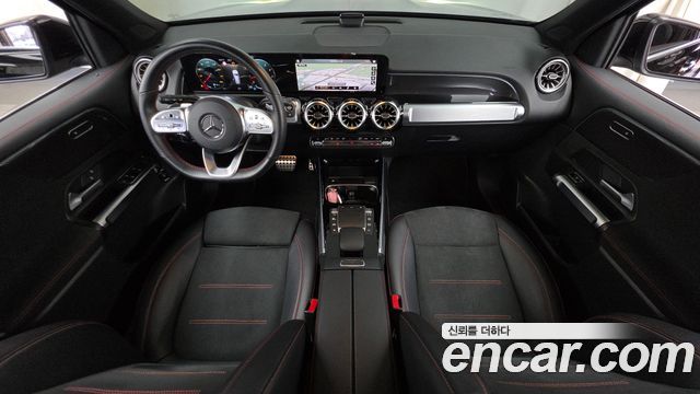 Mercedes-Benz GLB-Class — interior