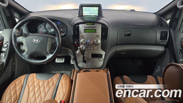 Hyundai Starex — interior