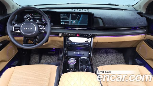 Kia Carnival — interior
