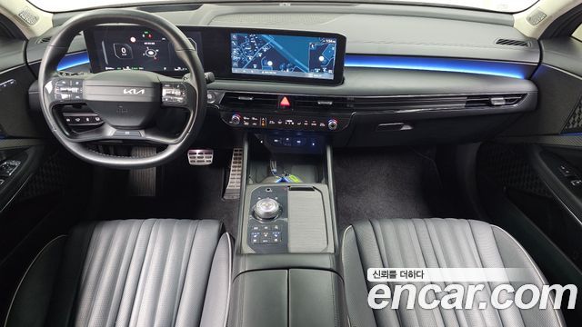 Kia K8 — interior