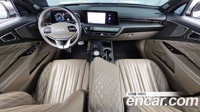 Kia K8 — interior