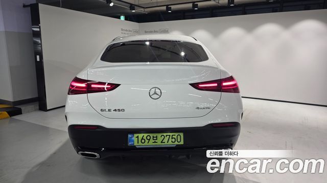 Mercedes-Benz GLE-Class — interior