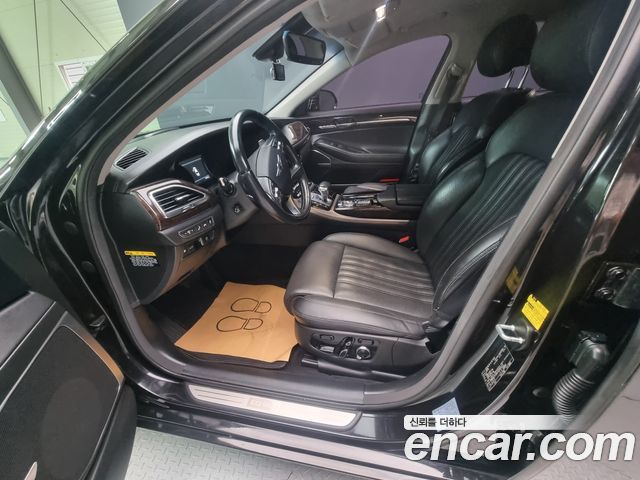 Genesis EQ900 — interior
