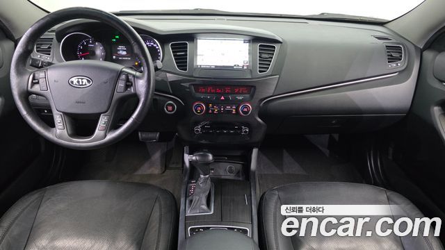 Kia K7 — interior