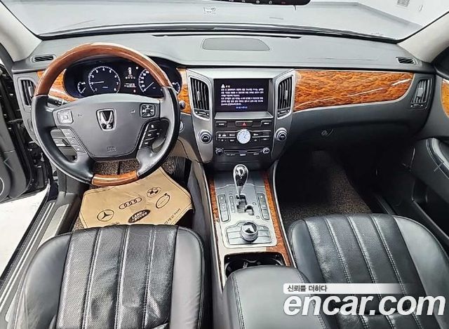 Hyundai Equus — interior