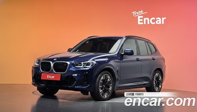BMW iX3 — exterior
