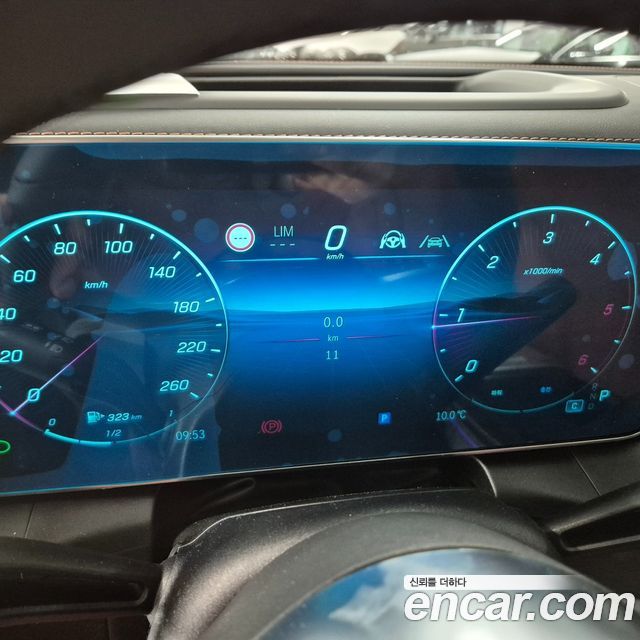 Mercedes-Benz GLC-Class — interior