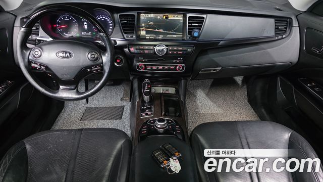 Kia K9 — interior