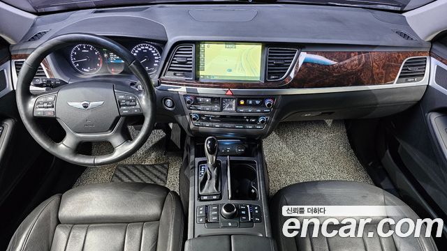 Hyundai Genesis — interior