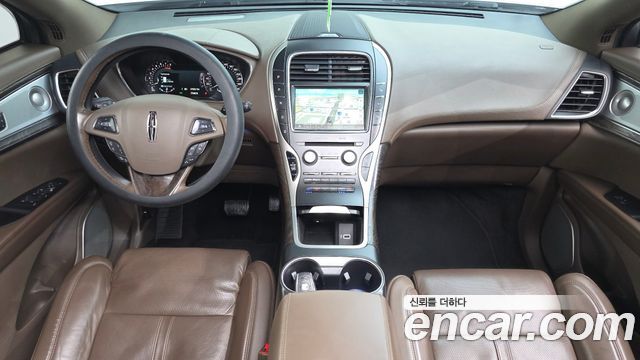 Lincoln MKX — interior