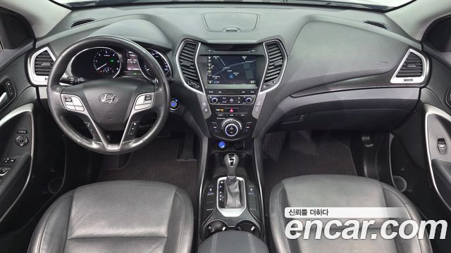Hyundai Santa Fe — interior