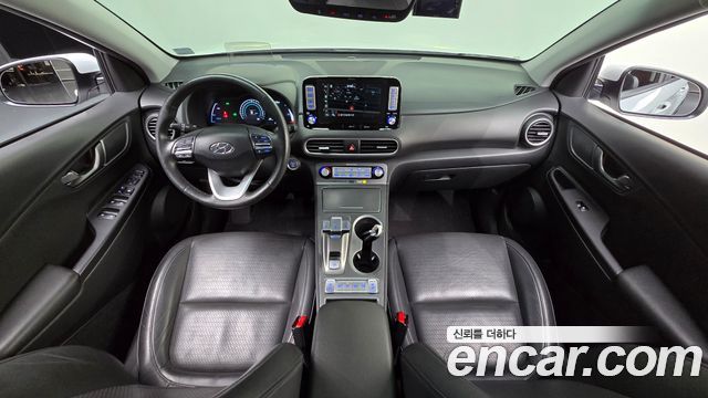 Hyundai Kona — interior
