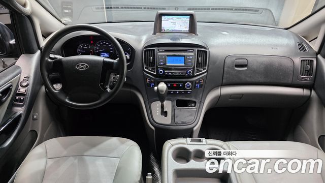 Hyundai Starex — interior
