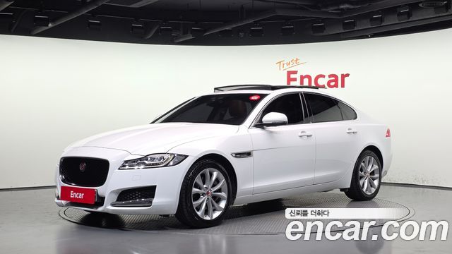 Jaguar XF