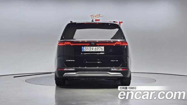 Kia Canival 2023 — photo 4