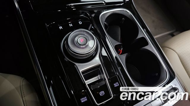 Kia Canival 2023 — photo 9
