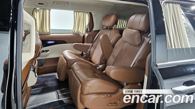 Kia Canival 2023 — photo 11