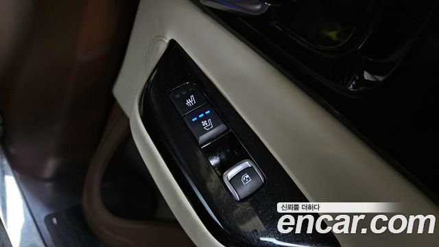 Kia Canival 2023 — photo 17