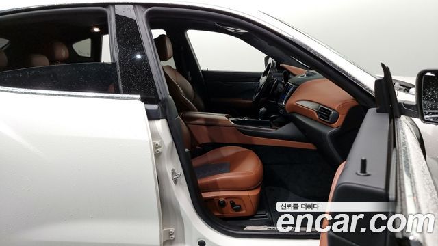 Maserati Levante 2018 — photo 11