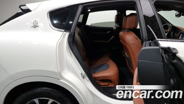 Maserati Levante 2018 — photo 12