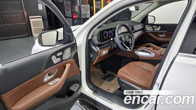 Mercedes-Benz GLE-Class 2023 — photo 11