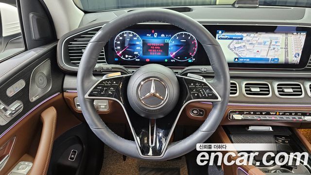 Mercedes-Benz GLE-Class 2023 — photo 13