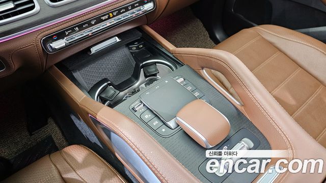 Mercedes-Benz GLE-Class 2023 — photo 16